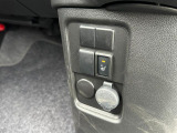 シートヒーター装備付き車!!座席に埋め込まれた電熱線によりシートを暖めることが出来る装備で、温めたられたシートは、寒い冬には最適です!!