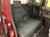 余裕のある運転席ですので、快適なドライブをお楽しみいただけます。