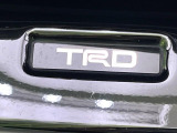 【TRDエアロ】人気のTRDエアロを装備!クルマの外観がよりスタイリッシュになり、街中で存在感あふれる1台に♪将来買い替える時にもリセールに影響しやすく、価値ある人気の装備です!
