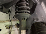お車を安心してお乗りいただく為には、足回りの定期点検が欠かせません。サービスサポート(有償保証)では無料点検もご提供しており、安心のカーライフをお過ごしいただけるサポート体制が整っています。