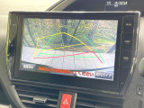 【バックカメラ】駐車時に後方がリアルタイム映像で確認できます。大型商業施設や立体駐車場での駐車時や、夜間のバック時に大活躍!運転スキルに関わらず、今や必須となった装備のひとつです!