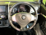 【純正革巻きステアリング】上質な革を使用することで、手にしっかり馴染みとても運転しやすいハンドルです♪