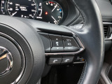 MRCC(マツダレーダークルーズコントロール)は先行車との車間を維持しながら追従走行を行い、長距離でのドライバー負担を軽減させてくれます。