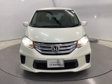 【HID】ディスチャージヘッドライトが装備されています。夜間走行時や雨の日に明るく安全に前方を照らすことが出来ます。対向車からも見えやすいので相手に接近を知らせることも出来ます。