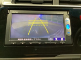 バックモニター付きで、車庫入れやバック時の後方確認をサポート。