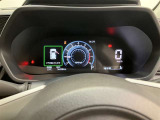 とっても見やすいメーターです。夜間時はラグジュアリーな気分にさせてくれる照明が魅力ですので、夜のドライブも楽しみになりますよ♪