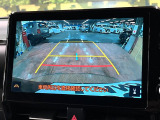 【バックカメラ】駐車時に後方がリアルタイム映像で確認できます。大型商業施設や立体駐車場での駐車時や、夜間のバック時に大活躍!運転スキルに関わらず、今や必須となった装備のひとつです!