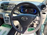 燃費のいい運転をするほどに、メーターの証明がブルーからグリーンに変化します。グリーンの状態を長く保つだけで上手にエコドライブができます。
