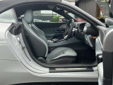 メルセデス・ベンツの定める厳しい基準をクリアしたお車のみをご案内させて頂きます。納車前整備はメーカー規定に基づき100項目以上にも及ぶ点検を熟練のメカニックによって行いご納車させて頂きます。