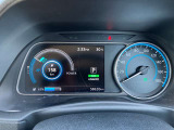 メーター内のディスプレイには運転をサポートするさまざまな情報を表示。