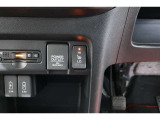 ☆電動リアゲート☆荷物で両手が塞がっていてもワンタッチボタンでリアテールゲートを自動で開閉できます。