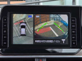 アラウンドビューモニター。上空から見下ろしているような映像で、スムースな駐車をサポートします。