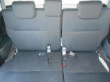 後部座席も広々です!目立った汚れや傷もなく綺麗です!納車の際にはルームクリーニングを実施しております!