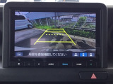 バックモニター付きで、車庫入れやバック時の後方確認をしっかりサポート。モニターに映し出される映像で死角も確認しやすく、狭い場所での駐車や後退時の操作をより安心して行えます。