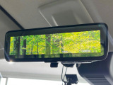 【デジタルルームミラー】後席の大きな荷物や同乗者で後方が確認しづらい時でも安心!カメラが撮影した車両後方の映像をルームミラー内に表示。クリアな視界で状況の確認が可能です!