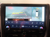 バック時の運転をサポートするバックガイドモニター&パノラミックビューモニター