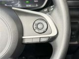 【ステアリングスイッチ右】手を離さずに様々な操作が可能です。