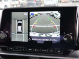 ★アラウンドビューモニター★4個のカメラから得た画像を車両上方から見下ろしたような映像で表示することで、車と路面の駐車枠の関係を一目で確認できます★