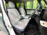 運転席シート廻りは使用感も少なく、良好な状態となっています。丁寧に使われていたことがよくわかりますね。