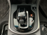 オートマチックシフトレバーは、手になじみ操作しやすい形状で安全運転にもつながります♪