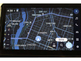 スマホやiPhoneと連携し、対応アプリを表示させて使うディスプレイオーディオPlus。CD・DVD・フルセグTV対応です。ナビ連動ETC2.0搭載。利用日や料金確認がモニターで出来ますよ。
