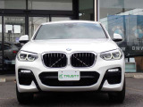 BMW在庫保有台数常時100台以上!ご来店の際はBMW本店(厚木市下荻野140-1)にご来店ください!弊社自慢の全天候型ショールーム!BMW在庫保有台数常時100台以上ございます!