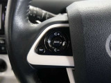 ステアリングスイッチ付き。前方から目を離すことなく操作することが可能です