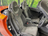 運転席シート廻りは使用感も少なく、良好な状態となっています。丁寧に使われていたことがよくわかりますね。