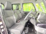 運転席シート廻りは使用感も少なく、良好な状態となっています。丁寧に使われていたことがよくわかりますね。