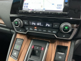 フロント両席にはシートヒーターが付いています!寒い日に便利な装備ですね。