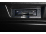 すっきりとインストールされた純正ビルトインETC。見た目もさることながら実用性も充分です。