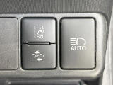 【レーントレーシングアシスト】高速道路走行時、車線からはみ出しそうになるとレーンの中央を走るようにステアリング操作をアシスト。より安全な運転をサポートしてくれます!
