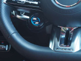 メルセデス・ベンツ専用自動車保険をご用意致しております。全員が資格を有しており、万が一の事故の際のサポート体制を整えております。 現在ご加入の保険の無料証券診断も行い、保証の見直しも致します。