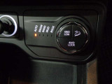 Selec-Terrain走行モードをAuto=自動/Snow=雪/Sand=砂/Mud=泥/Rock=岩場から選択可能場面を問わず最適な駆動制御を実現し高い走破性を獲得
