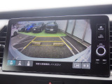 ◆◆バックカメラの画像です。ガイドラインがスムースな車庫入れをサポートいたします!車庫入れの安心感がアップしますね☆