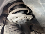 お車を安心してお乗りいただく為には、足回りの定期点検が欠かせません。サービスサポート(有償保証)では無料点検もご提供しており、安心のカーライフをお過ごしいただけるサポート体制が整っています。