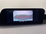 【バックモニター】後ろのカメラの映像をモニターに映し出すことができます!後方の見えない死角や、障害物との距離感をしっかり確認することができます!駐車が苦手な方におすすめです。