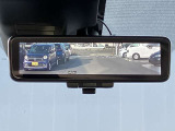 インテイリジェントスマートルームミラーを装備しておりますので、後席の荷物・後席者を気にすることなく、後続車等の確認をすることができます☆