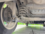 お車を安心してお乗りいただく為には、足回りの定期点検が欠かせません。サービスサポート(有償保証)では無料点検もご提供しており、安心のカーライフをお過ごしいただけるサポート体制が整っています。