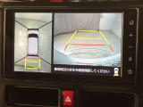 『バックモニター』を装備!駐車の際の、サポートツールとしてとっても便利!駐車が苦手な人、バックに自信がない人、だけでなく、皆さんに便利!でも、それだけに頼るのは危ないですね。