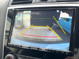 【バックカメラ】駐車時に後方がリアルタイム映像で確認できます。大型商業施設や立体駐車場での駐車時や、夜間のバック時に大活躍!運転スキルに関わらず、今や必須となった装備のひとつです!