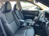 運転席・助手席は、ゆったりと座れるサイズで、長時間の運転でも快適です。