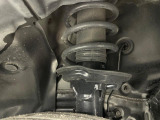 お車を安心してお乗りいただく為には、足回りの定期点検が欠かせません。サービスサポート(有償保証)では無料点検もご提供しており、安心のカーライフをお過ごしいただけるサポート体制が整っています。