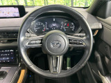 【純正革巻きステアリング】上質な革を使用することで、手にしっかり馴染みとても運転しやすいハンドルです♪