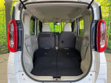 普段のお買い物や通勤、送迎等に十分な荷室スペースを確保しております。セカンドシートを倒すと、大きな荷物の積載も可能です♪