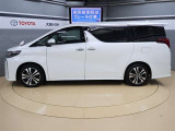 ☆買った後も安心☆ 納車日から1年間・走行距離無制限の保証付き!弊社大阪府下18ヶ所のサービス工場保有。もちろん全国トヨタグループ約4,500ヶ所のサービス工場でもサポートだから買った後も安心♪