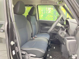 運転席シート廻りは使用感も少なく、良好な状態となっています。丁寧に使われていたことがよくわかりますね。