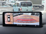 バックカメラで車庫入れをサポートします♪