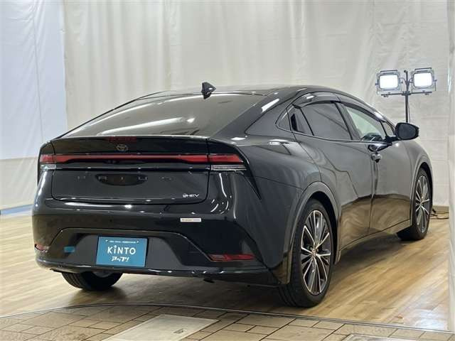 トヨタ プリウス 2.0 Z の中古車詳細 (16,000km, ブラックマイカ, 富山