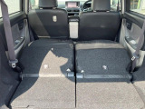 普段のお買い物や通勤、送迎等に十分な荷室スペースを確保しております。セカンドシートを倒すと、大きな荷物の積載も可能です♪